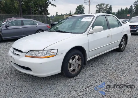 2000 Honda Accord 2.3 Ex из США, поврежденный, VIN JHMCG5555YC022806